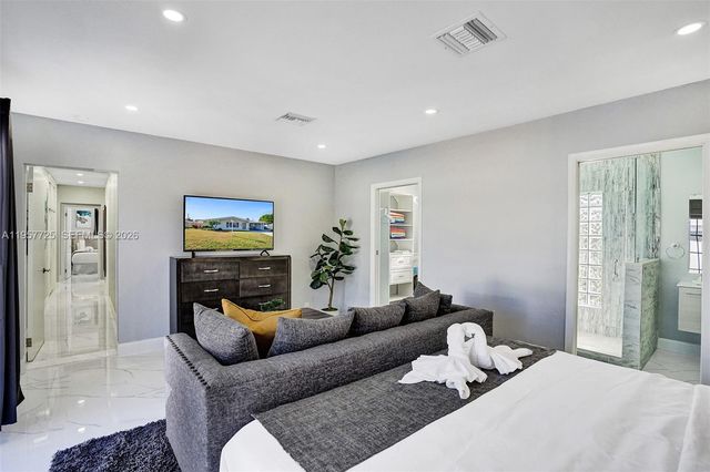 477 SE 17th Ter, Deerfield Beach, FL 33441