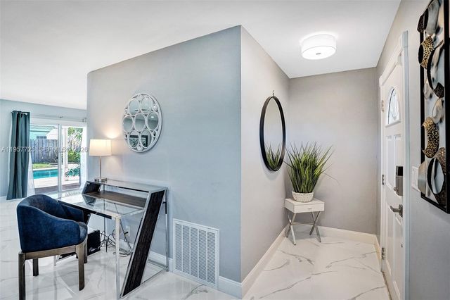 477 SE 17th Ter, Deerfield Beach, FL 33441