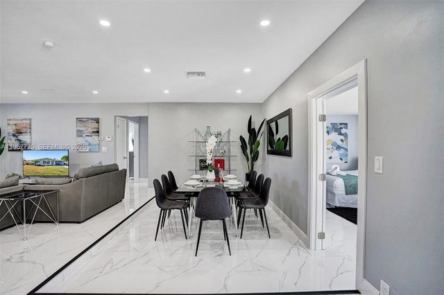 477 SE 17th Ter, Deerfield Beach, FL 33441