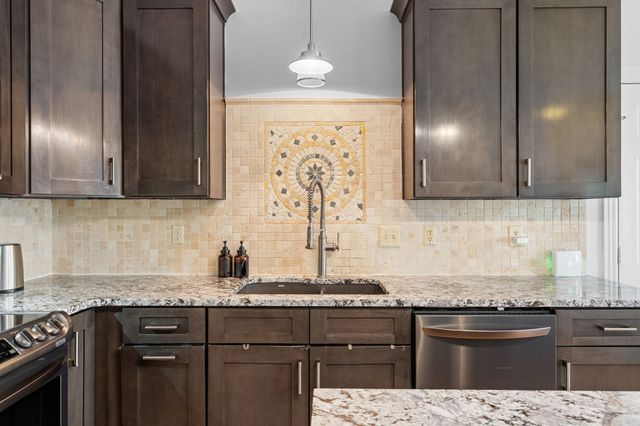 132 Sequoyah Ln, Nashville, TN 37221