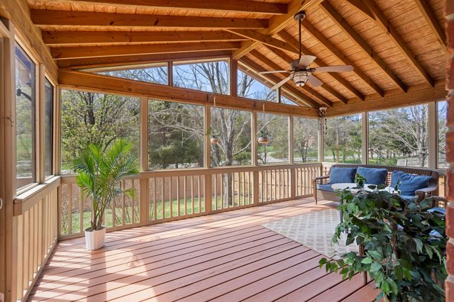 132 Sequoyah Ln, Nashville, TN 37221