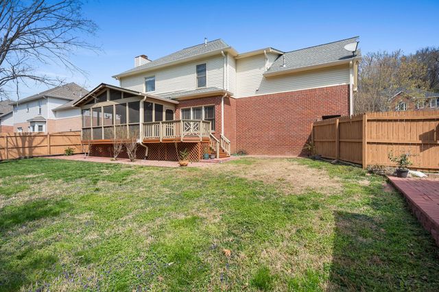 132 Sequoyah Ln, Nashville, TN 37221