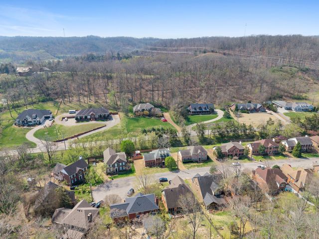 132 Sequoyah Ln, Nashville, TN 37221