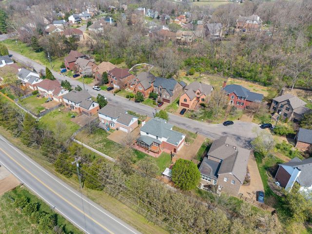 132 Sequoyah Ln, Nashville, TN 37221