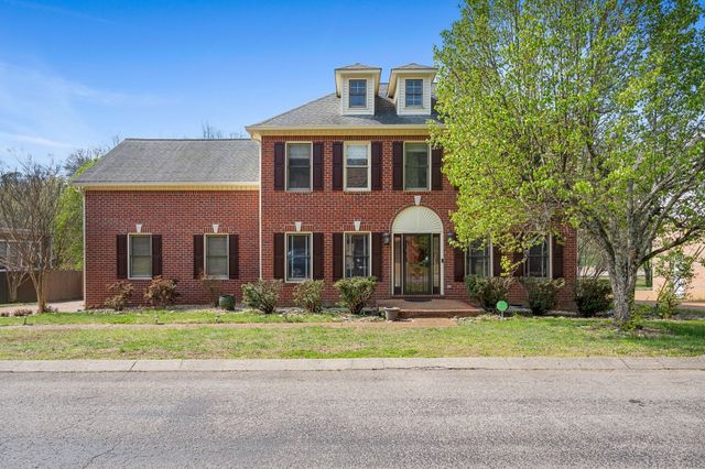 132 Sequoyah Ln, Nashville, TN 37221