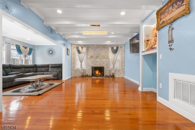 33 Youmans Ave, Washington Boro, NJ 07882