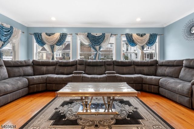 33 Youmans Ave, Washington Boro, NJ 07882