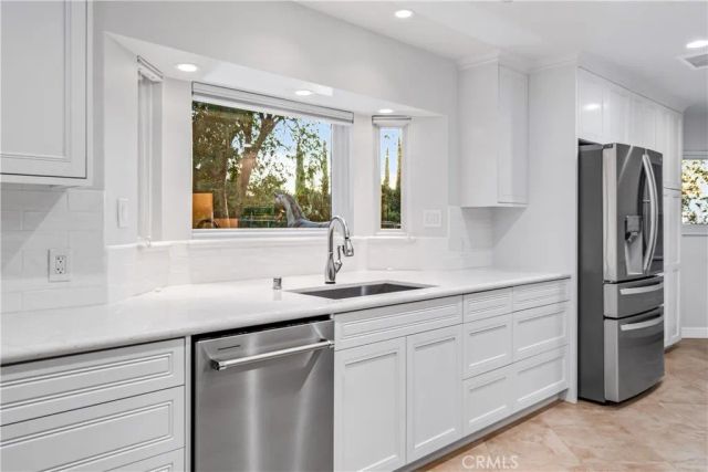 2755 W Avenue North, Palmdale, CA 93551