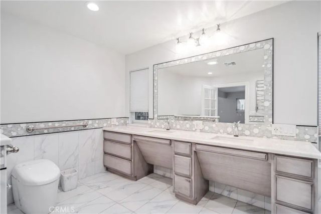 2755 W Avenue North, Palmdale, CA 93551