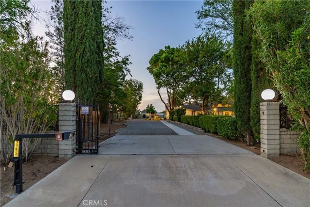 2755 W Avenue North, Palmdale, CA 93551