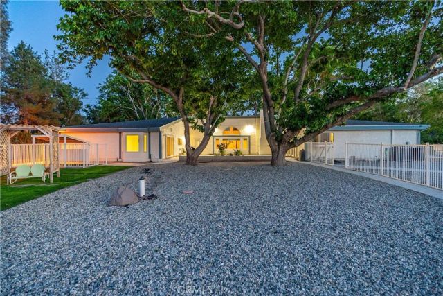 2755 W Avenue North, Palmdale, CA 93551