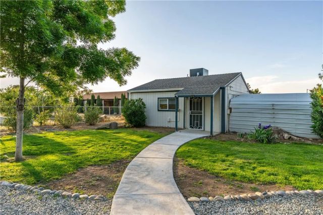 2755 W Avenue North, Palmdale, CA 93551