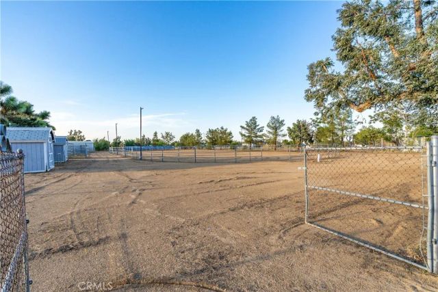 2755 W Avenue North, Palmdale, CA 93551