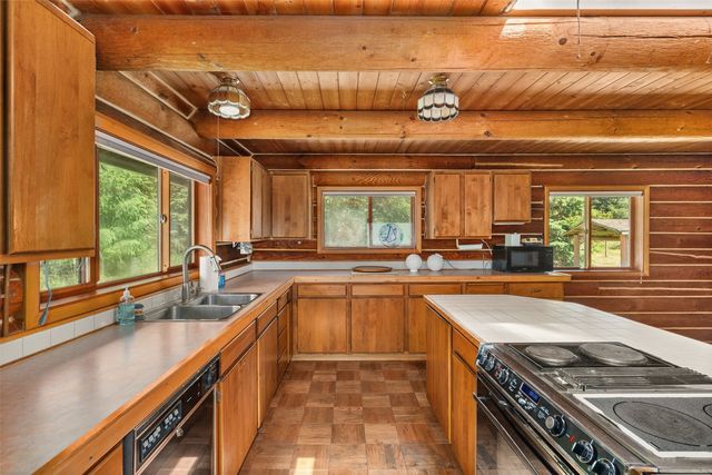 17002 Weaver Lane SW, Rochester, WA 98579
