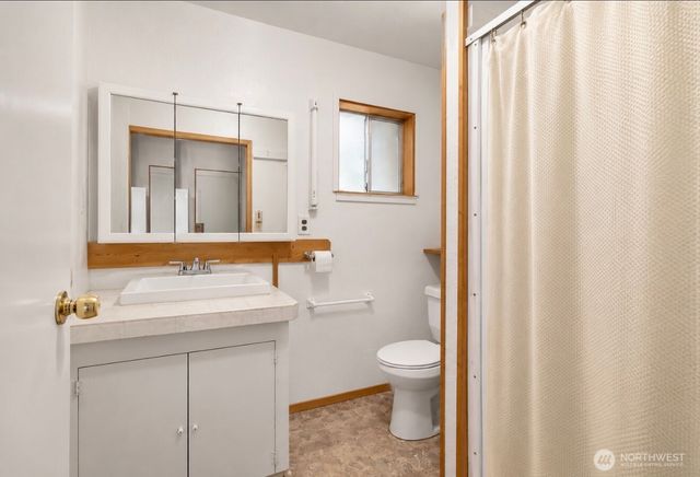 17002 Weaver Lane SW, Rochester, WA 98579