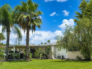 2214 Gladiola DR, Lehigh Acres, FL 33936