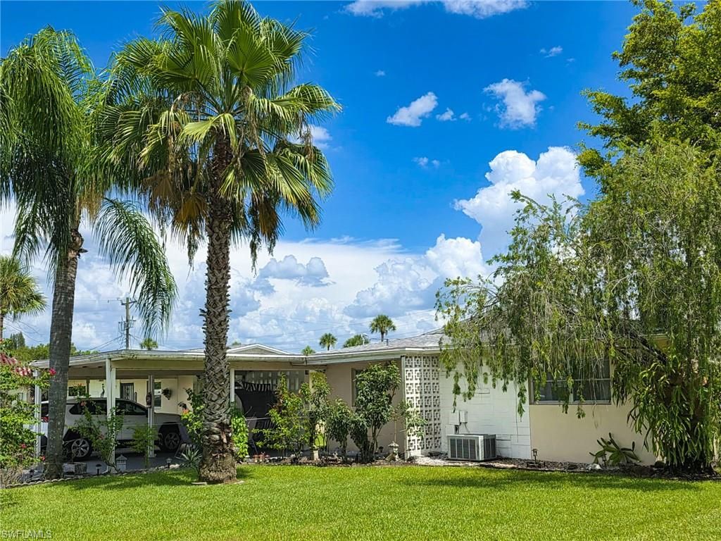 2214 Gladiola DR, LEHIGH ACRES, FL 33936 — exterior