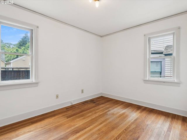 2833 Ne 12TH Ave, Portland, OR 97212