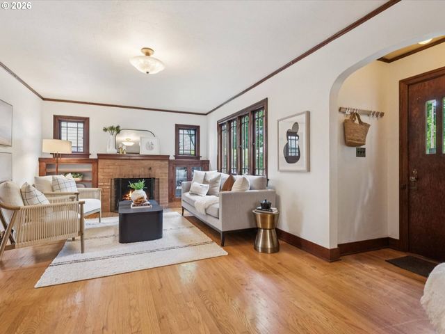 2833 Ne 12TH Ave, Portland, OR 97212