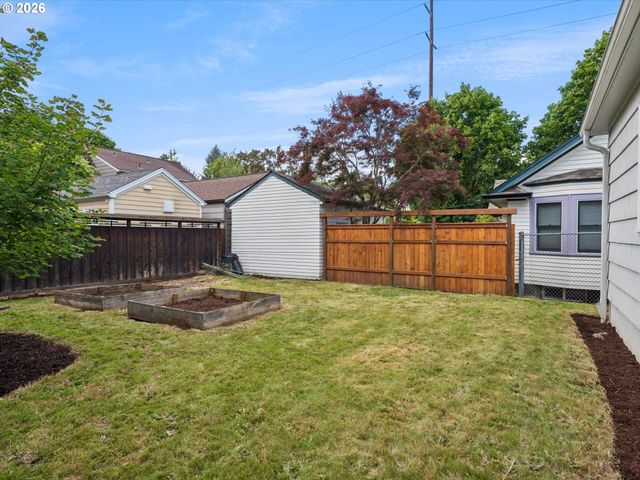 2833 Ne 12TH Ave, Portland, OR 97212