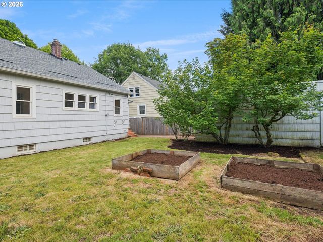 2833 Ne 12TH Ave, Portland, OR 97212