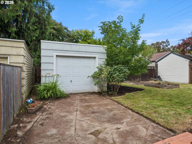 2833 Ne 12TH Ave, Portland, OR 97212