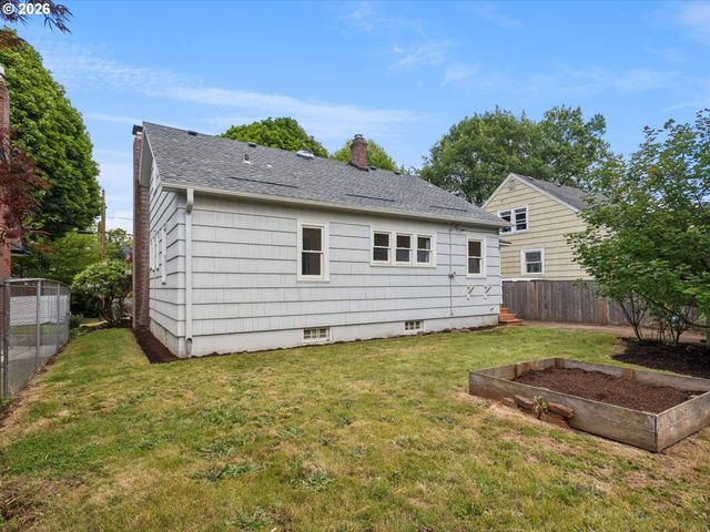 2833 Ne 12TH Ave, Portland, OR 97212