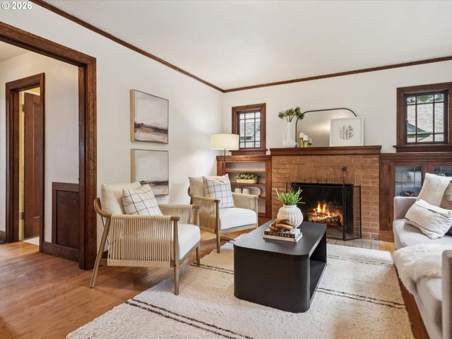 2833 Ne 12TH Ave, Portland, OR 97212