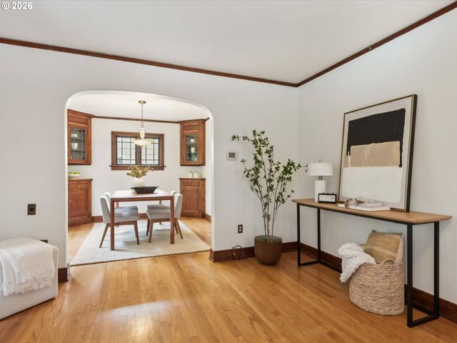 2833 Ne 12TH Ave, Portland, OR 97212