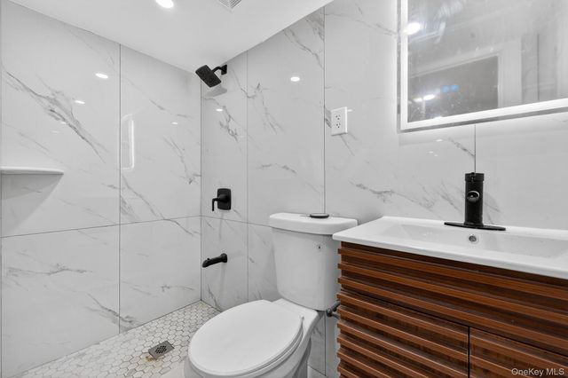 4058 Murdock Avenue, Bronx, NY 10466