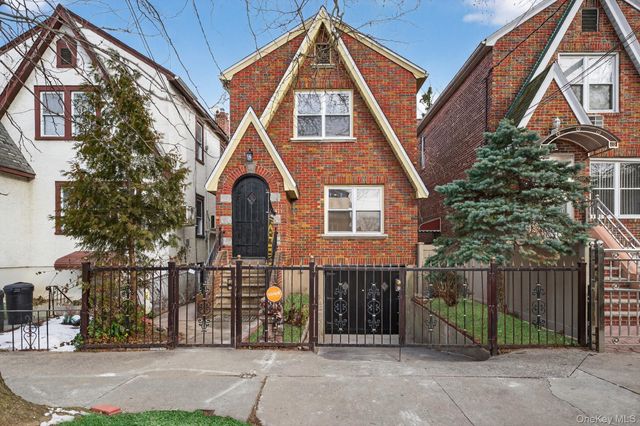 4058 Murdock Avenue, Bronx, NY 10466