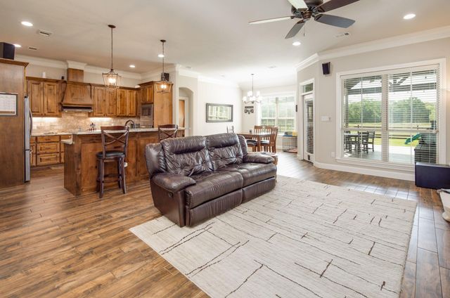 9600 Shadow Creek Trail, Bryan, TX 77808