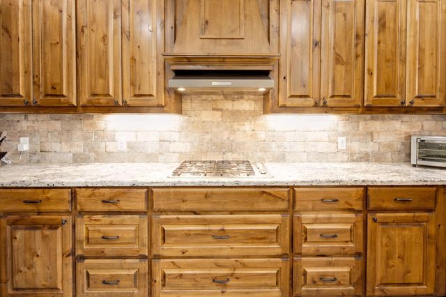 9600 Shadow Creek Trail, Bryan, TX 77808