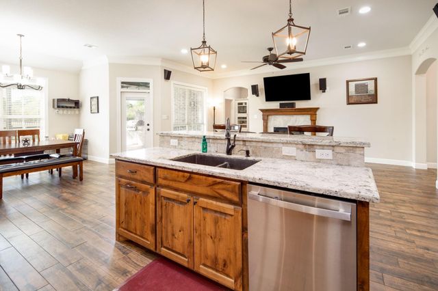 9600 Shadow Creek Trail, Bryan, TX 77808