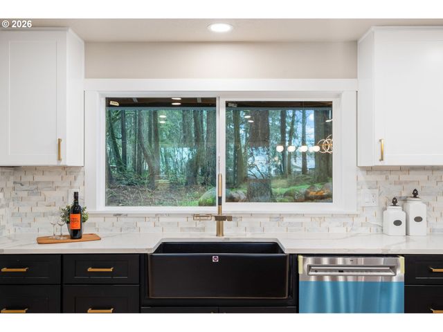 22420 S PARROT CREEK Rd, Oregon City, OR 97045