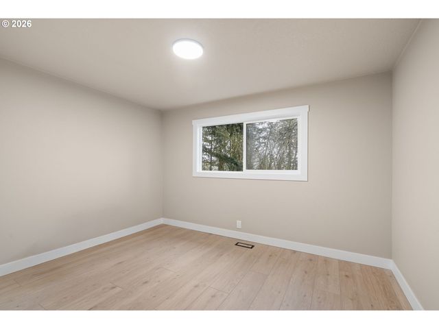 22420 S PARROT CREEK Rd, Oregon City, OR 97045