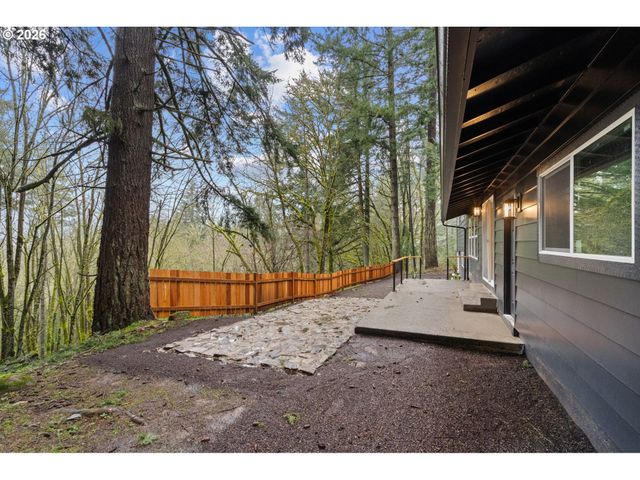 22420 S PARROT CREEK Rd, Oregon City, OR 97045