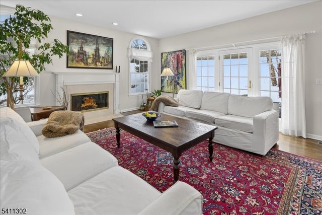 9 Winged Foot Ct, Montgomery Twp., NJ 08558