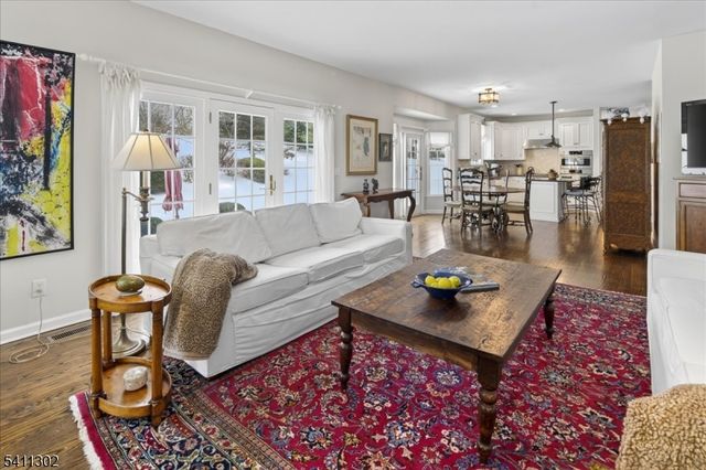 9 Winged Foot Ct, Montgomery Twp., NJ 08558