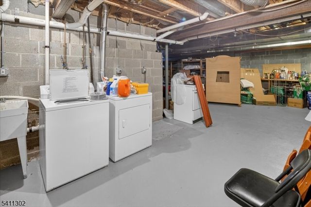 9 Winged Foot Ct, Montgomery Twp., NJ 08558