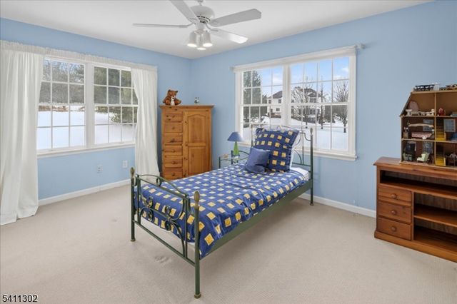 9 Winged Foot Ct, Montgomery Twp., NJ 08558