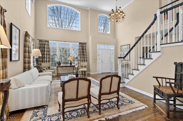 9 Winged Foot Ct, Montgomery Twp., NJ 08558