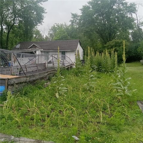 731 16th Street, Elyria, OH 44035