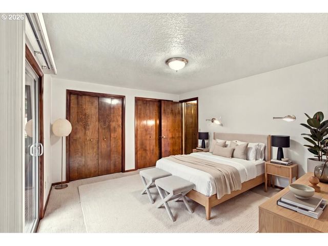 5618 CASCADE St, West Linn, OR 97068