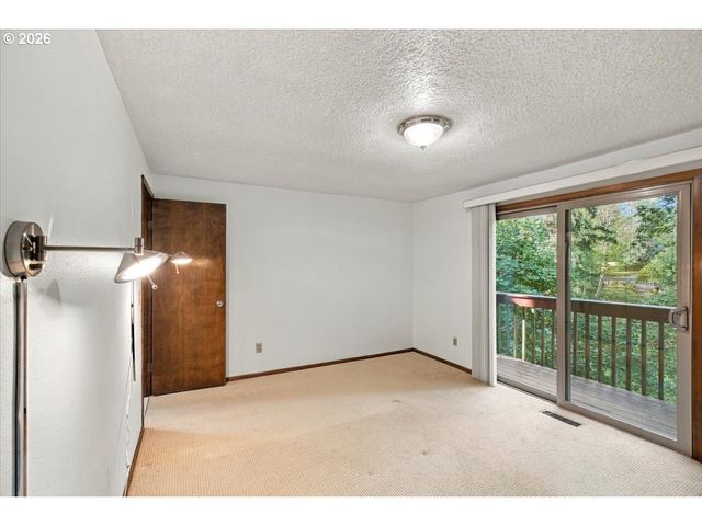 5618 CASCADE St, West Linn, OR 97068