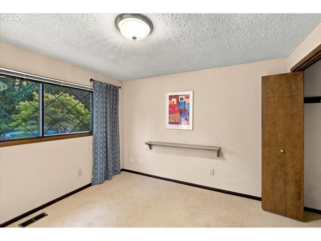 5618 CASCADE St, West Linn, OR 97068