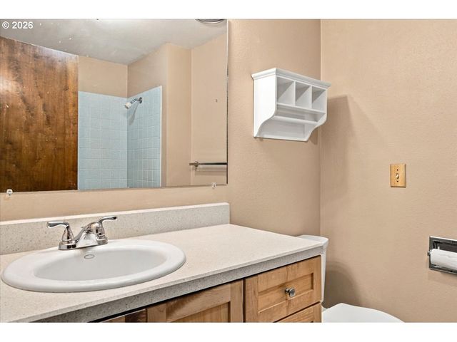 5618 CASCADE St, West Linn, OR 97068