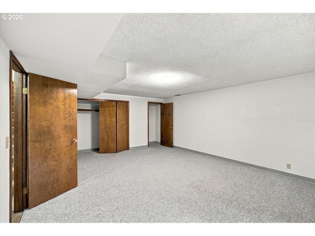 5618 CASCADE St, West Linn, OR 97068