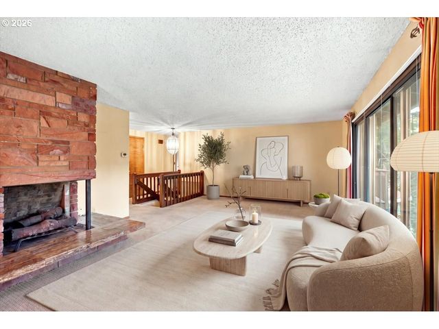 5618 CASCADE St, West Linn, OR 97068