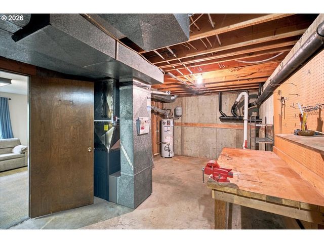 5618 CASCADE St, West Linn, OR 97068